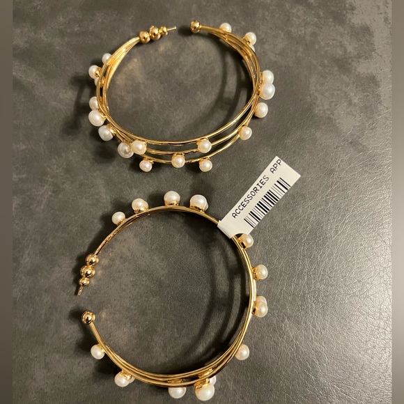 Cult Gaia Large Shanti Hoop earrings in Gold 400$ - Picture 7 of 8